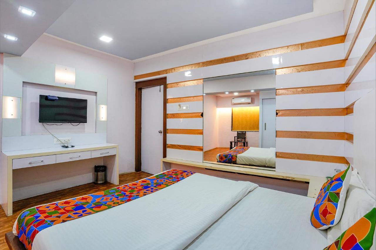 Hôtel Fabexpress Vinyasa Residency à Bhayandar Extérieur photo
