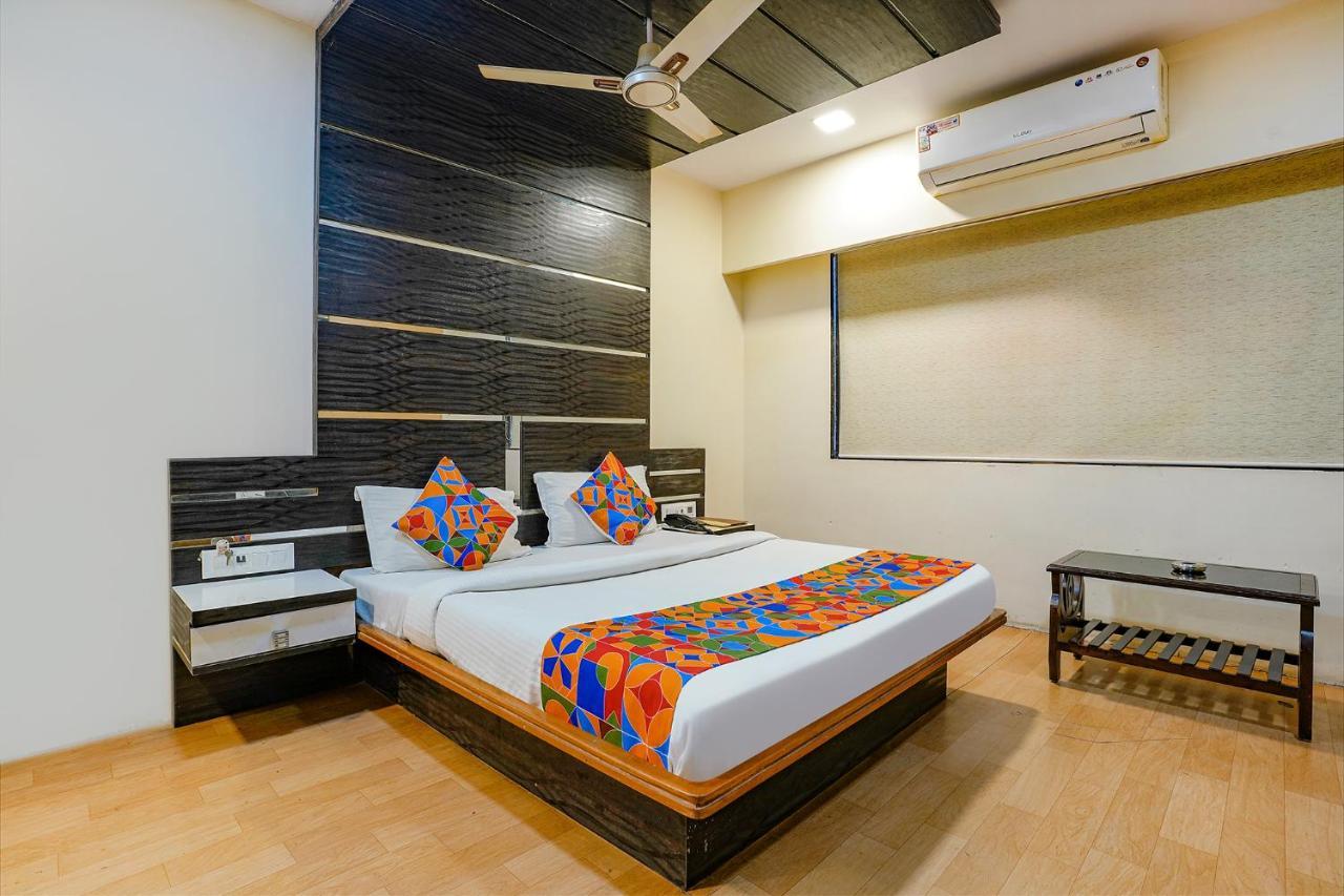 Hôtel Fabexpress Vinyasa Residency à Bhayandar Extérieur photo